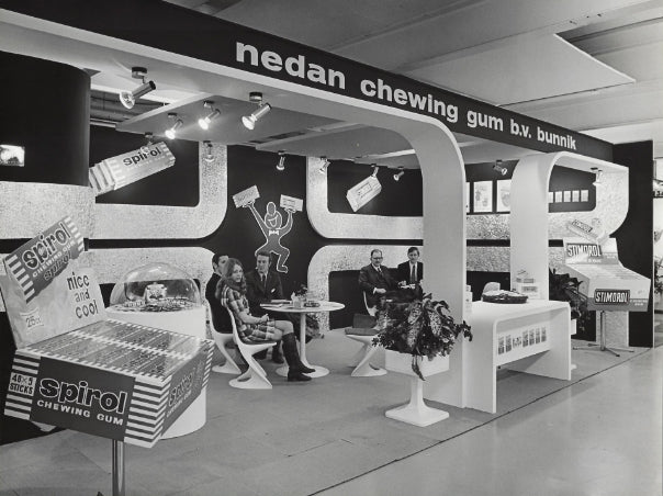 Black and white image of nedan chewing gum b.v. bunnik
